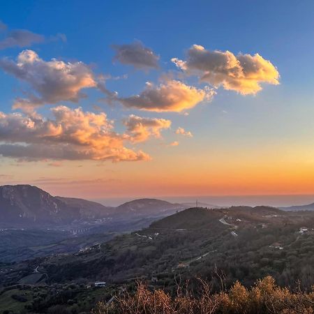 Agriturismo Ai Monaci Montano Antilia Eksteriør billede